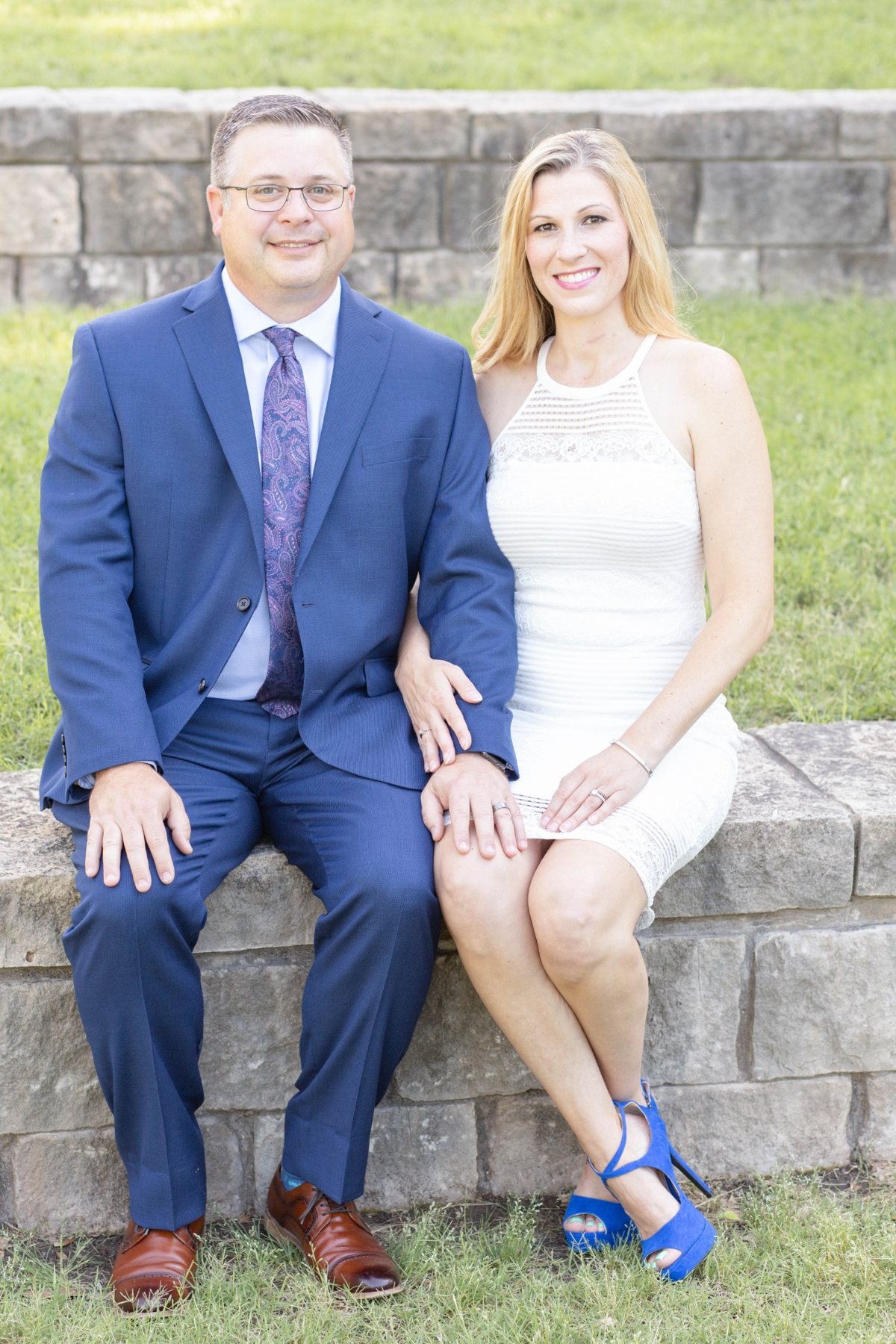 Jim Hemmingway and Christine Hemmingway family portrait outdoors.